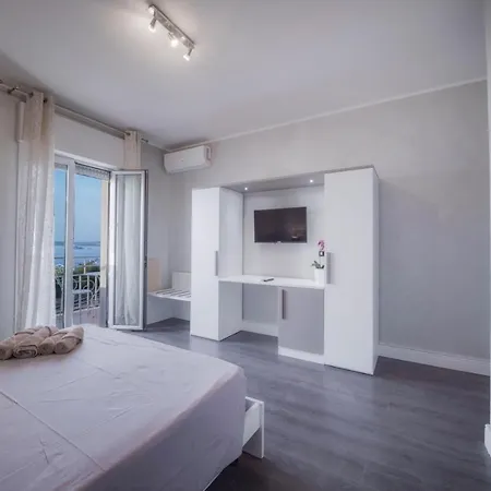 B&B 